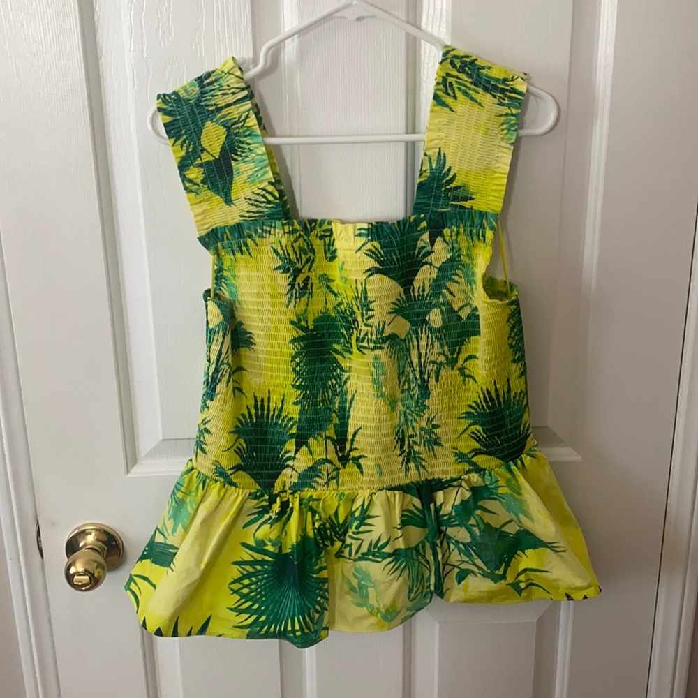 Brand new INC top